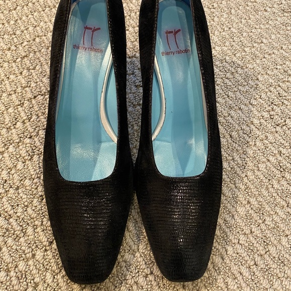 Thierry Rabotin Black Leather Pumps - Picture 7 of 13